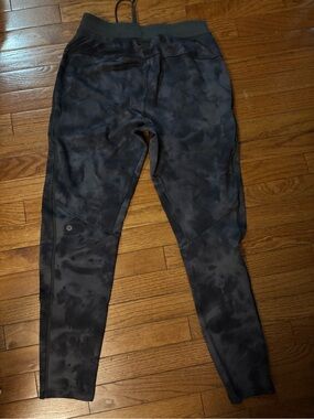 lululemon Dark Gray/Black Tie-Dye Jogger Leggings